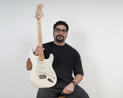 آموزش آنلاین گیتار الکتریک 3 عادل بهروزفر مدرس گیتار الکتریک فرمات موزیک