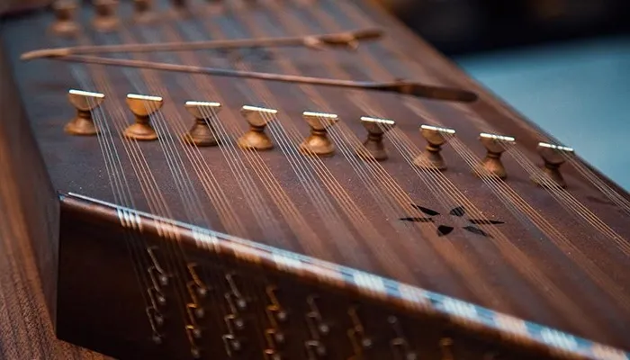 سنتور ساز سنتی موسیقی ایرانی 